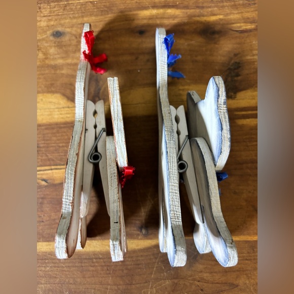 Handmade/Painted Red & Blue Clothespin Cats - Picture 5 of 5